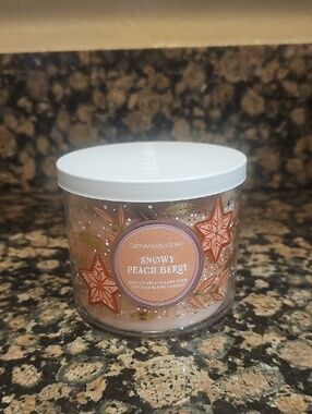 Bath & Body Works Snowy Peach Berry scented 3 Wick Candle